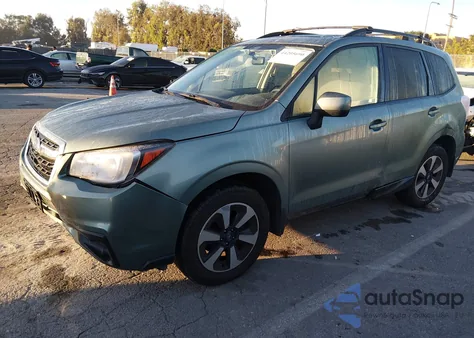 2017 Subaru Forester 2.5I Premium z USA, uszkodzony, nr VIN JF2SJAGC4HH465312